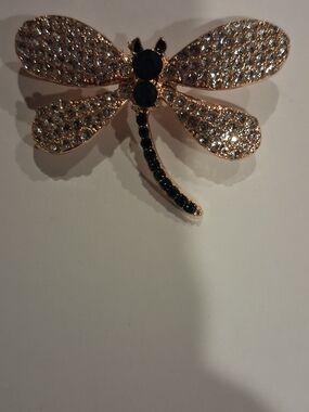 Fashion Jewelry Gold Tone Dragonfly Brooch with Clear and Dark Green Stones